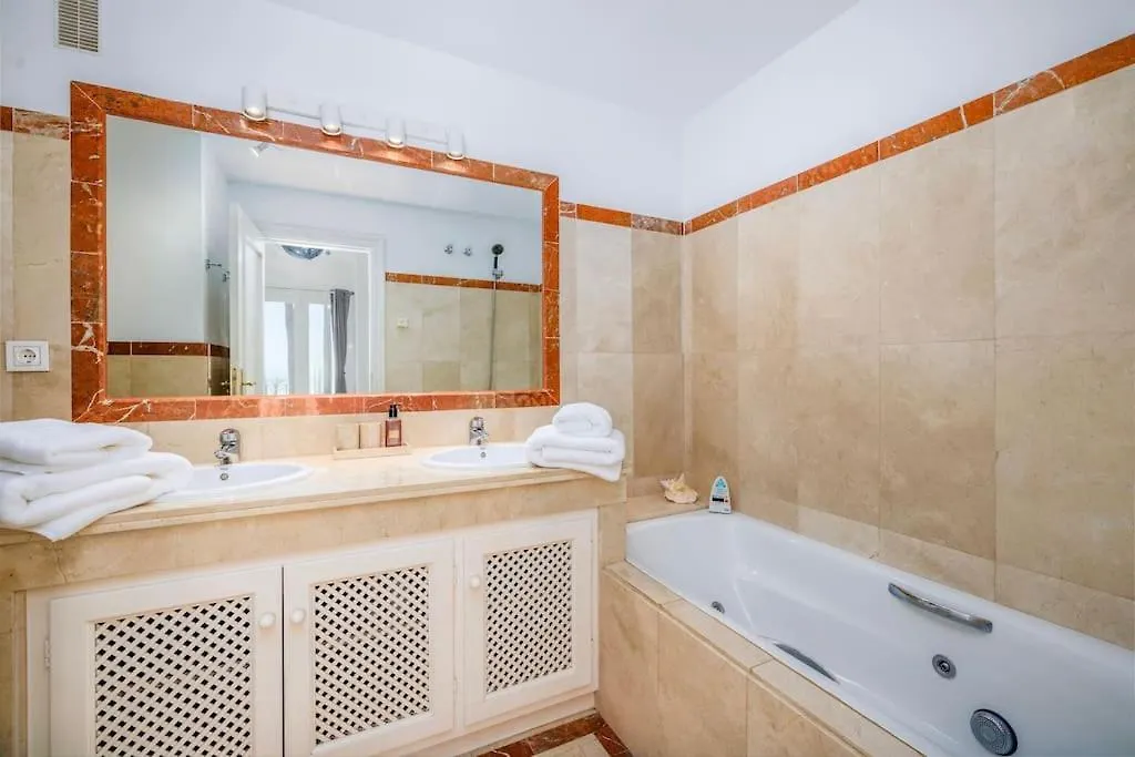 Spacious Seaside Retreat - La Perla Del Mar Bahia de Casares